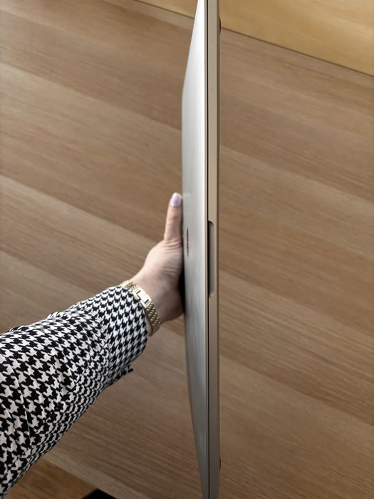 MacBook Pro 15 2019 i7 16GB / 256GB / Silver