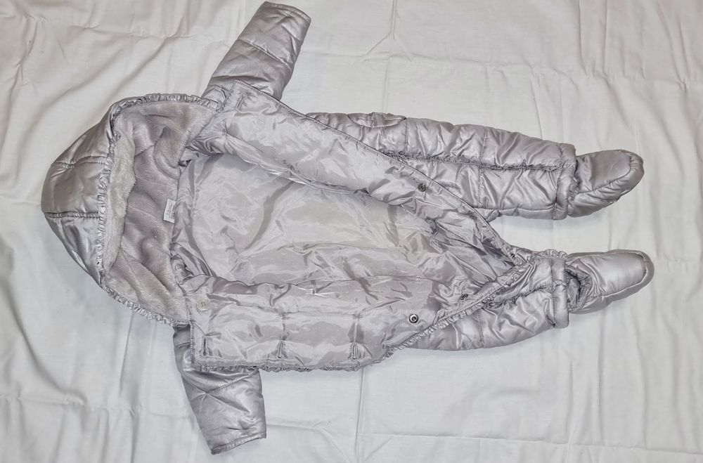 Демисезонный комбинезон для девочки