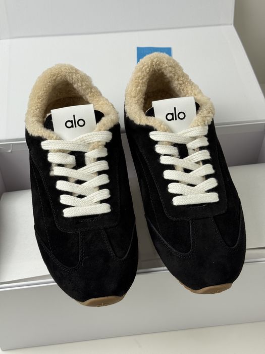 Кеди зимові кросівки на хутрі ало йога alo yoga