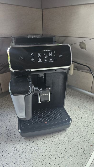 Эспрессо-кофемашина PHILIPS серия 3200.
Latte