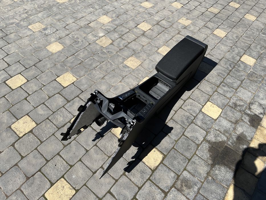 Центральна консоль Підлокітник борода VW Passat B7 Європа дефлектор