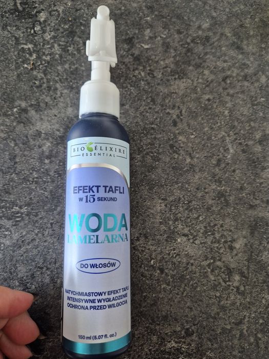 Woda lamelarna do włosów  efekt tafli w 15 sekund