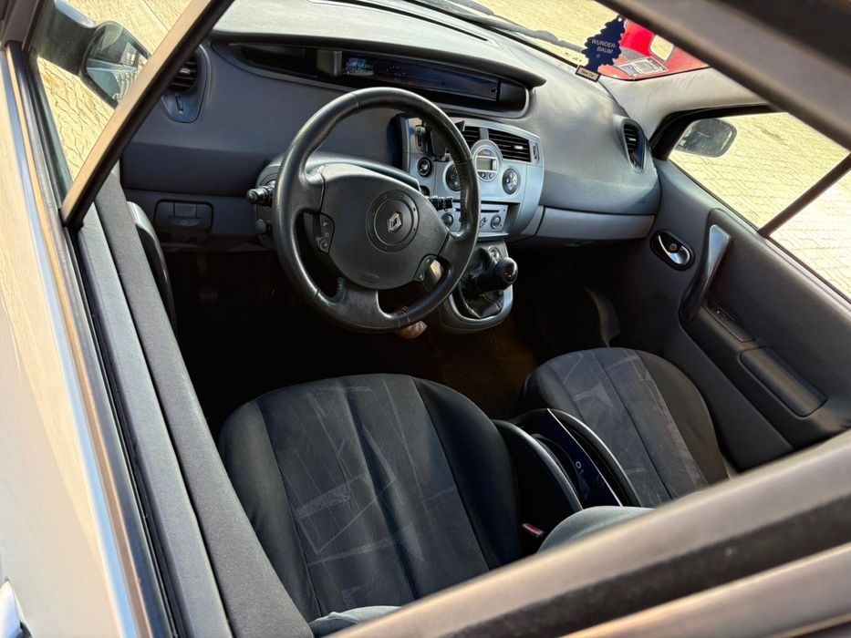 Renault Senic 2 -  1.5 DCi - 110cv