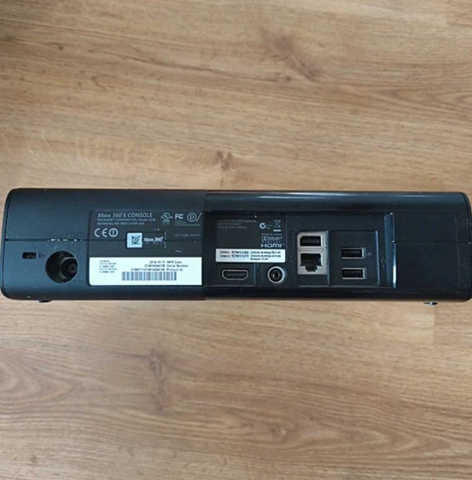 Xbox 360 +Kinect + pad