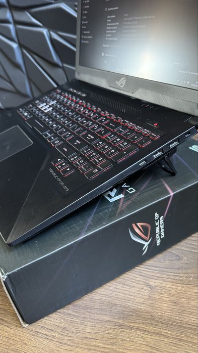 Asus ROG Strix GL503V 15'6 i7 GTX 1050 laptop gamingowy