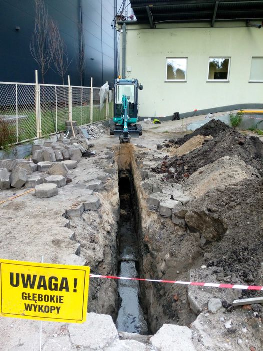 Minikoparka z Trójmiasta - prace ziemne