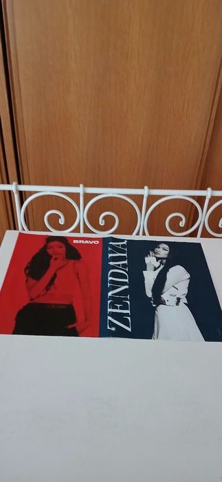 Poster Emblem3/Zendaya, com defeito
