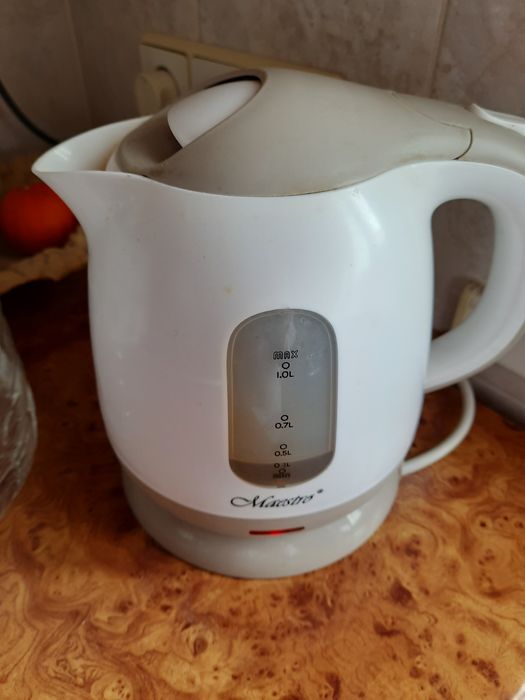 Електрочайник Maestro MR 012