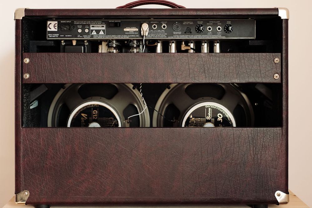 Amplificador a válvulas Rivera Quiana Studio 2x12 - troca