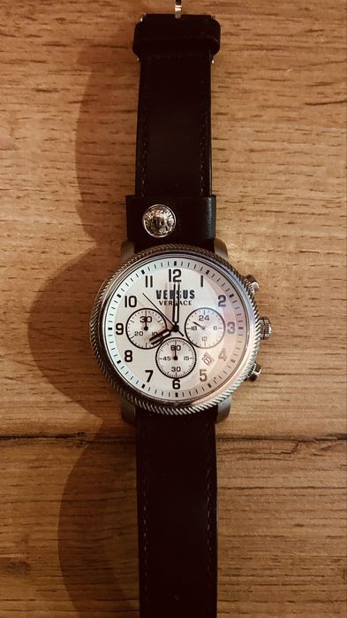 Vesace versus zegarek maski na skorzanym pasku