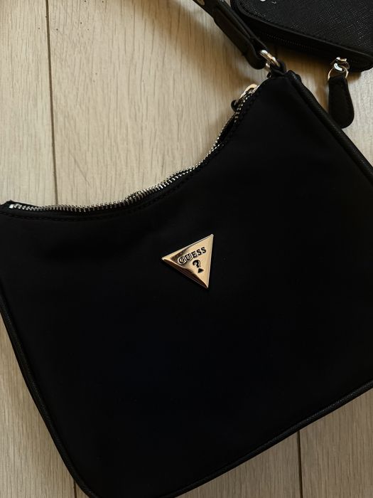 Жіноча чорна сумка GUESS