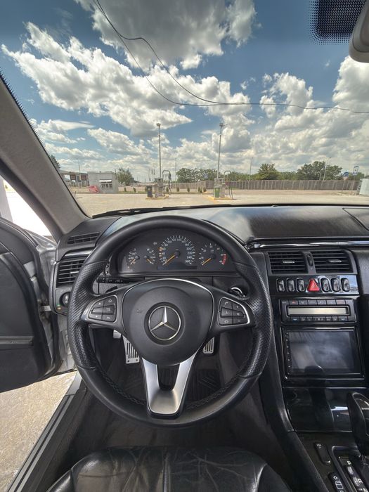 Mercedes-Benz W210