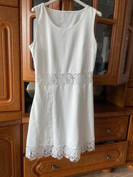 Sukienka biała z koronką - S