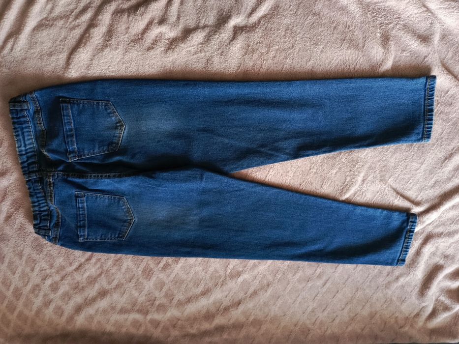 Jeansy w rozm 152