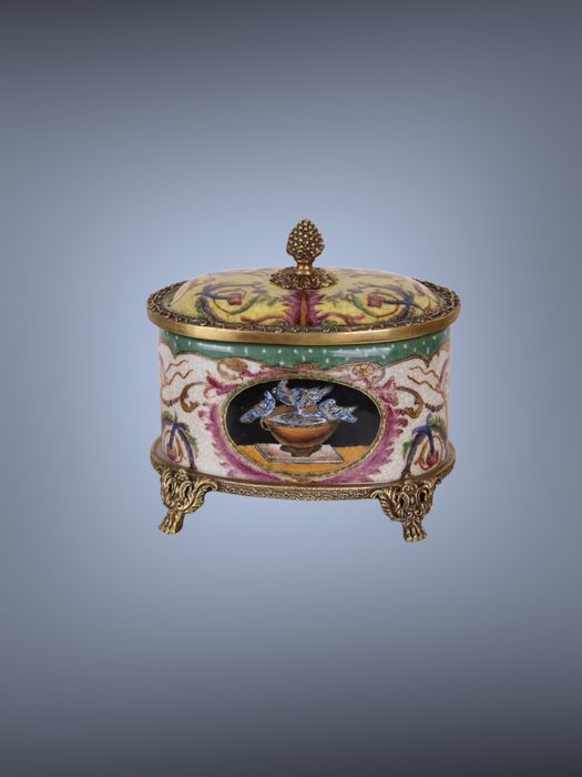 Антикварна скарбничка шкатулка статуэтка фигурка статуетка скульптура