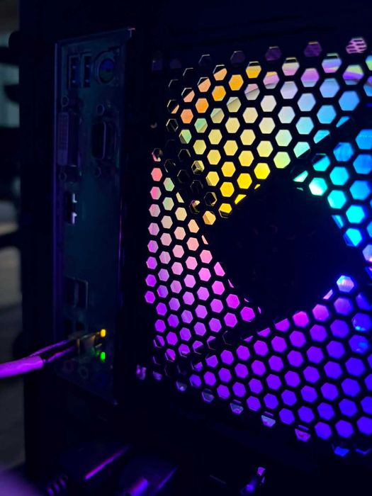 Komputer Gamingowy GTX 1050Ti I5 7600 16GB DDR4 120 SSD + 1TB HDD