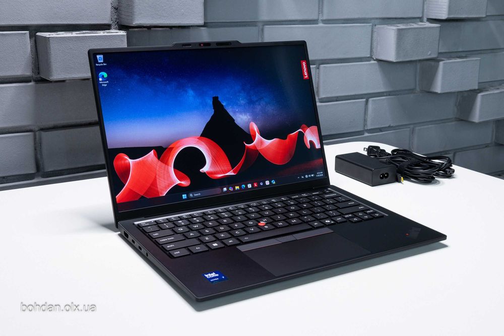 Lenovo ThinkPad X1 Carbon Gen 14 2.8K-120Hz OLED Touch Ultra 7 365 32GB 1TB W11Pro