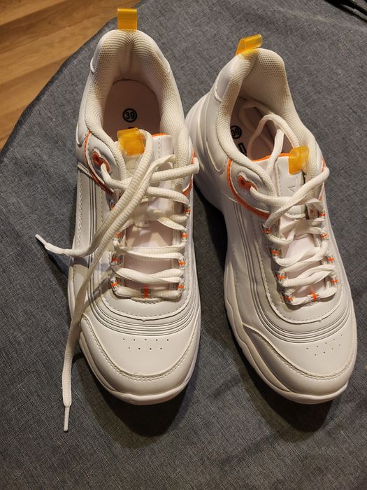 Nowe damskie obuwie rozmiar 39