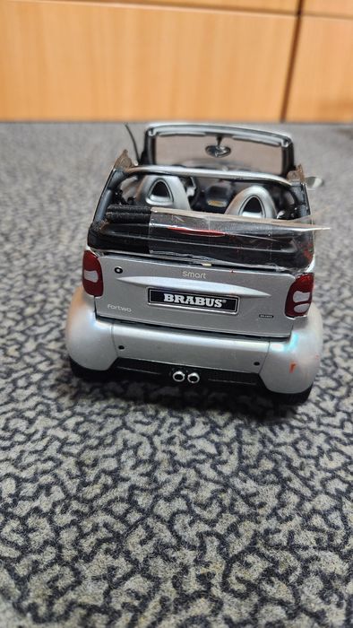 1:18 Smart Fortwo Brabus Cabrio (Reservado)