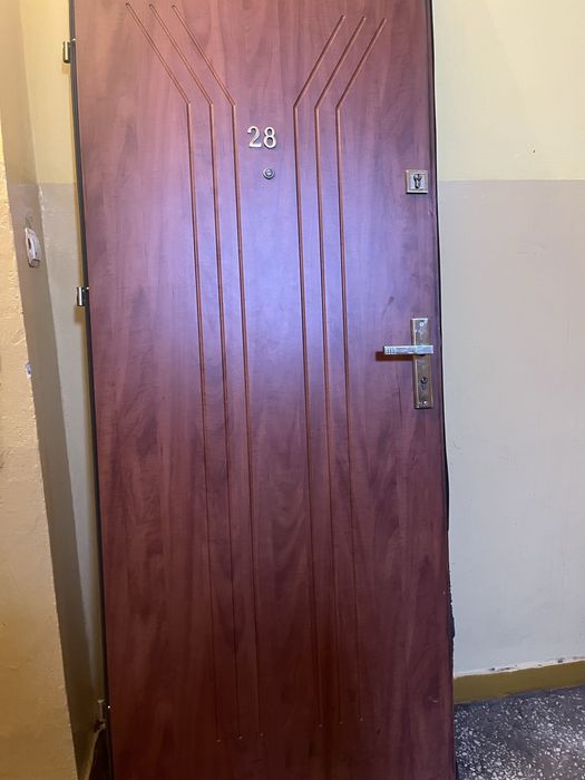 Drzwi wejsciowe brązowe