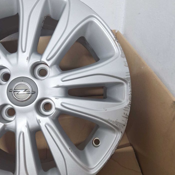Oryginalne felgi aluminiowe 15'' GM OPEL 4x100 6J ET50  A166