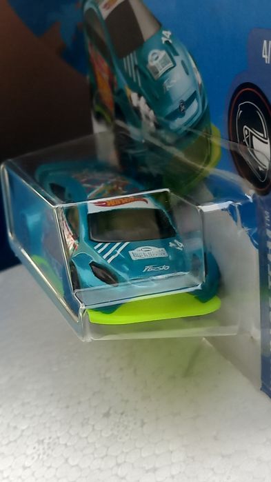 12 ford fiesta hot wheels