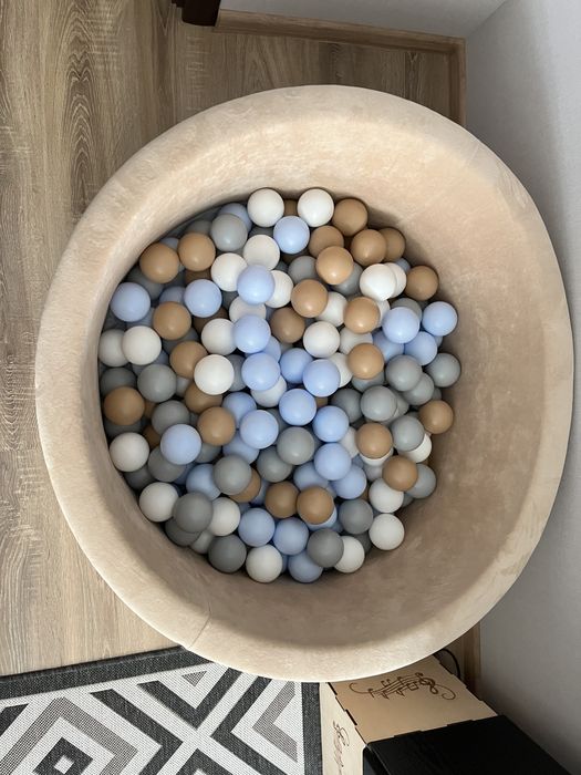 Продам сухий басейн з кульками