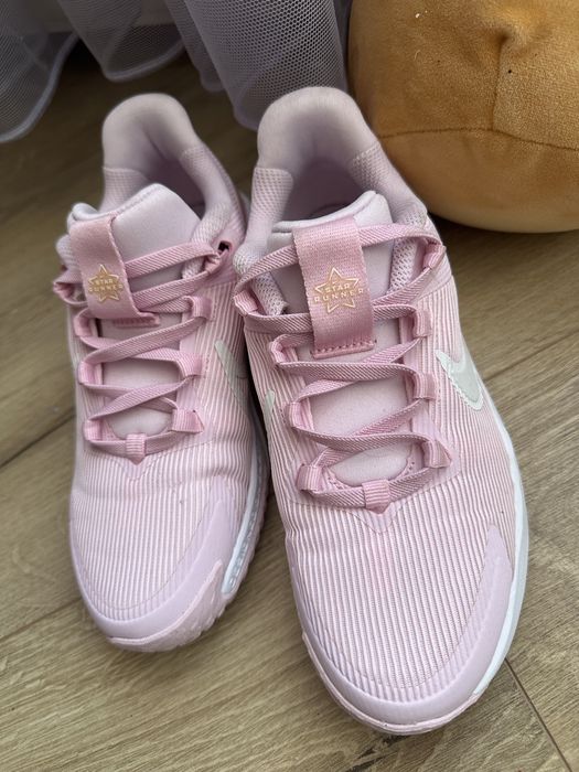 Кросівки nike для дівчинки