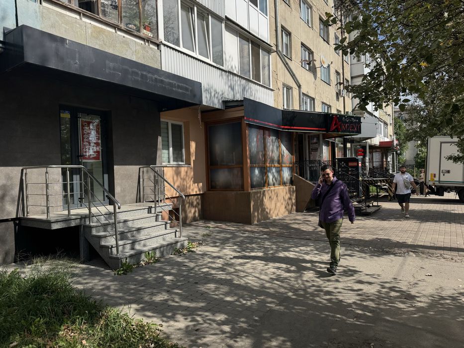 Оренда фасадного приміщення по просп. Грушевського
