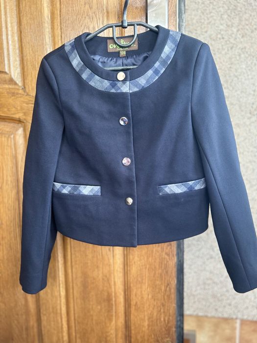 Шкільний костюм на дівчинку