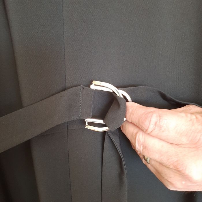 Venda vestido  sem mangas NOVO cor preta marca FERRACHE