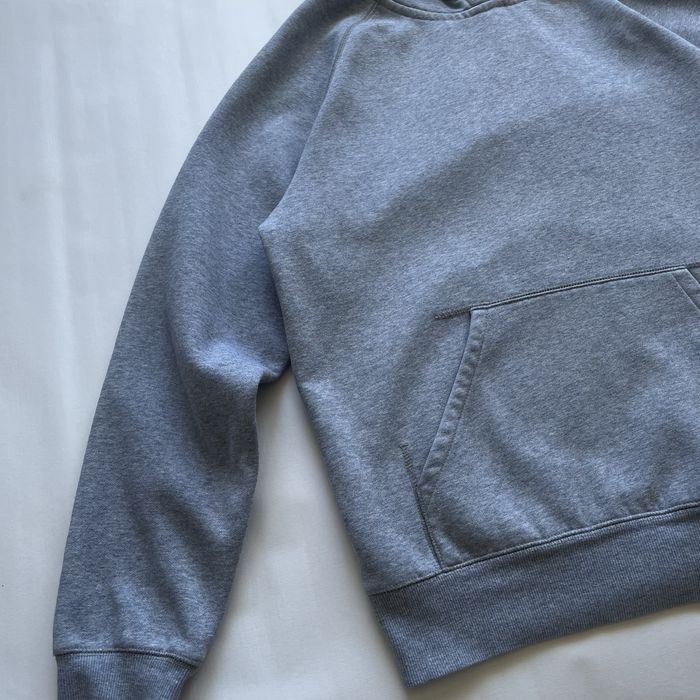 кофта CARHARTT.