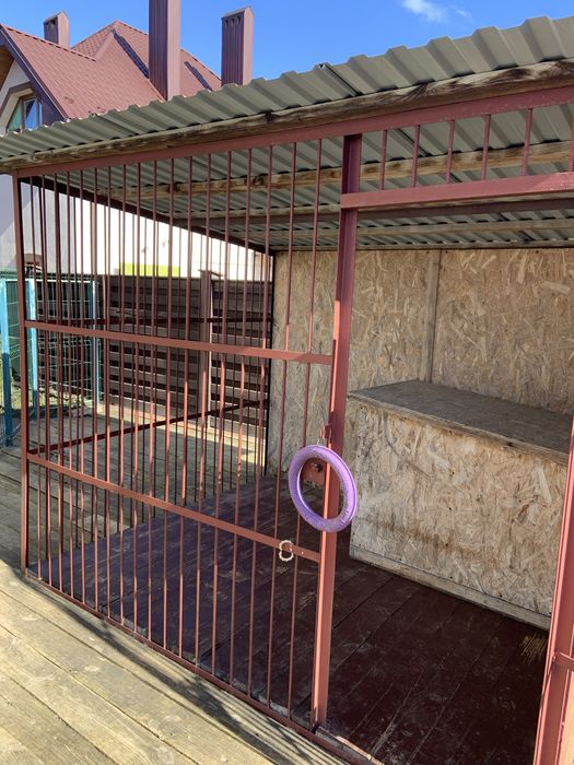 Продам вольєр для собаки б/в з будою всередині.