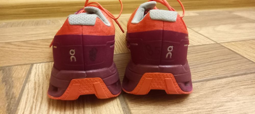 Взуття  On Cloud