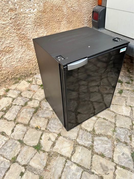 Frigorífico/Congelador Wemo 60l para Autocaravana - Bom estado - Preço negoçavel