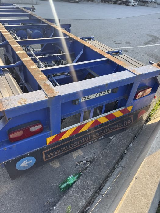 Semi reboque porta contentores 20”
