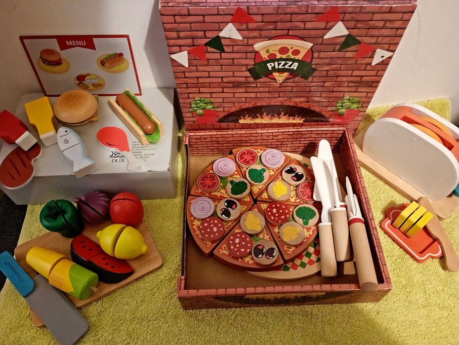 Brinquedos de cozinha em madeira