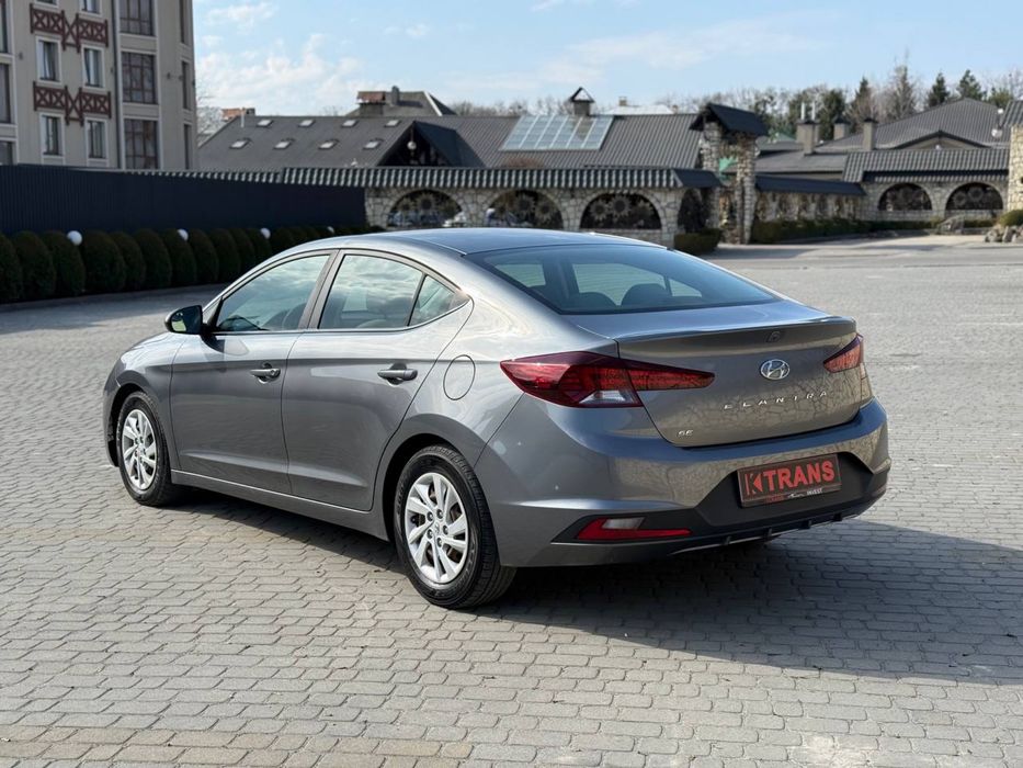 Оренда авто Hyundai Elantra. Прокат авто Львів