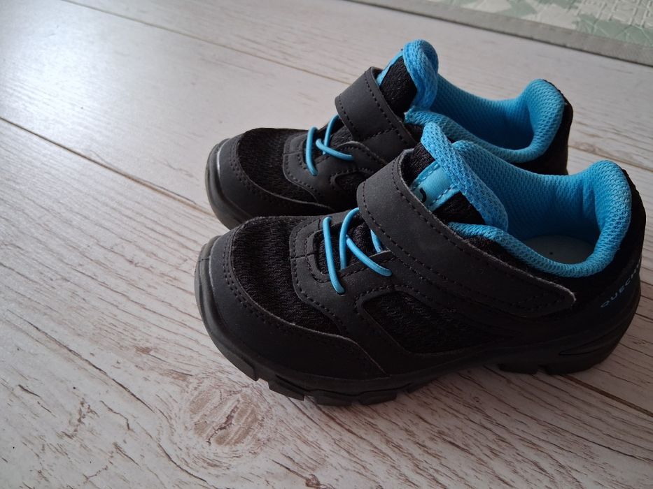 Dziecięce buty turystyczne Quechua jak nowe r. 26