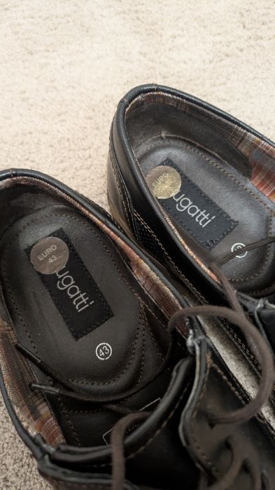 Półbuty  męskie skòrzane Bugatti rozmiar 43/27,5.