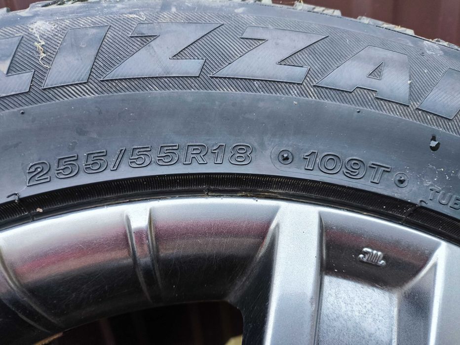 Резина 255/55 R18 зимова Bridgestone Blizzak spike-01 шипована.