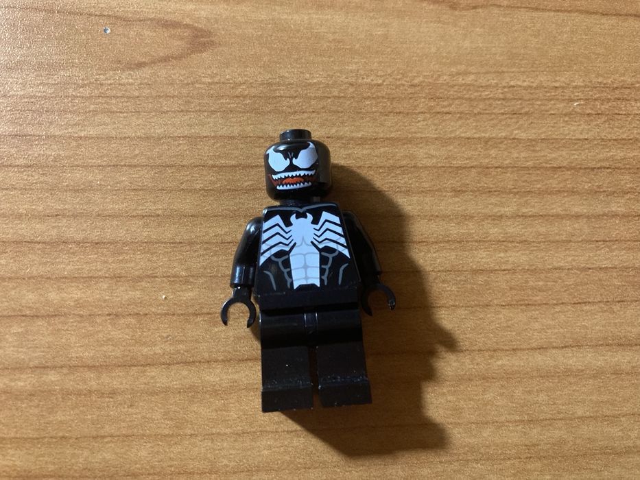 Міні фігурка веном