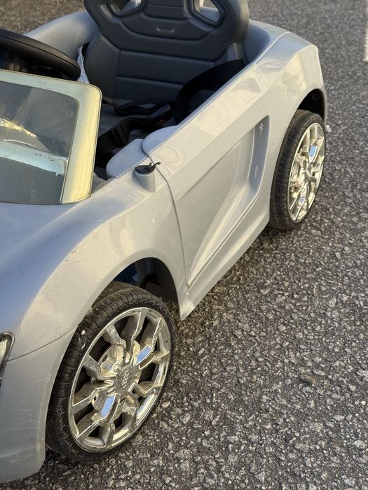 Carrinho criança Audi (LER DESCRIÇÃO)