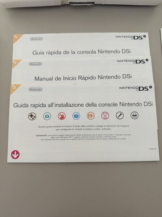 Nintendo dsi Preta com caixa e manuais
