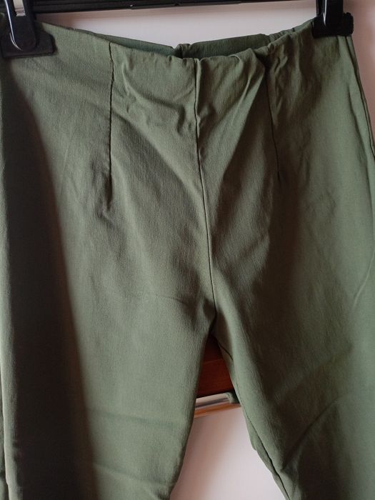 Spodnie materiałowe khaki r. 38/40