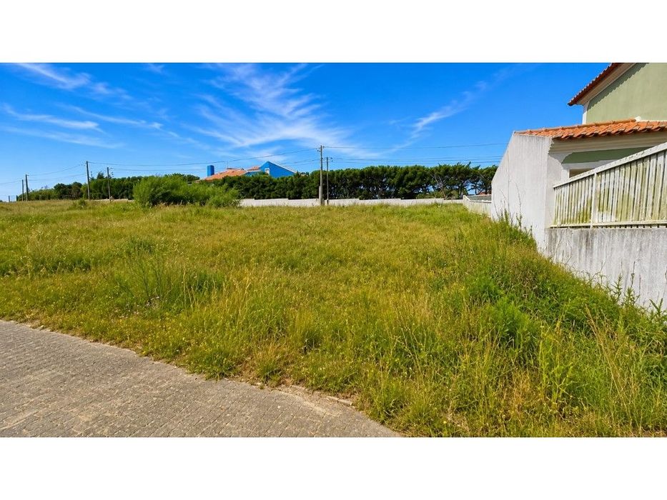 Plot of Land with Approved Project for a 3-Bedroom Villa with Swimming Pool - ...