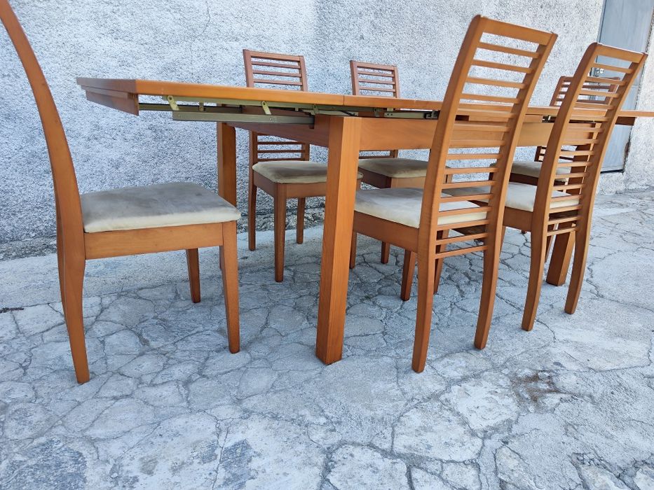 Mesa Extensível em Madeira Maciça + 6 Cadeiras