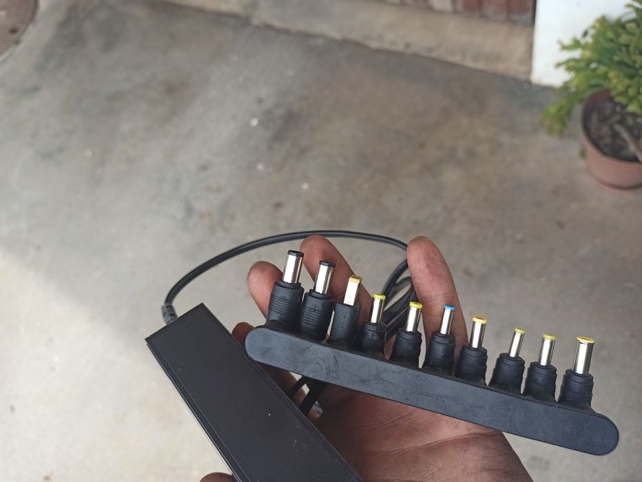 Carregador com várias entradas para portátil 65w