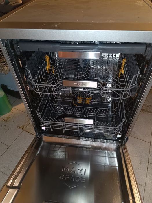 Vendo Máquina Loiça Whirlpool como Nova