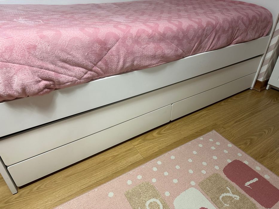 Cama solteiro com arrumação 90x200